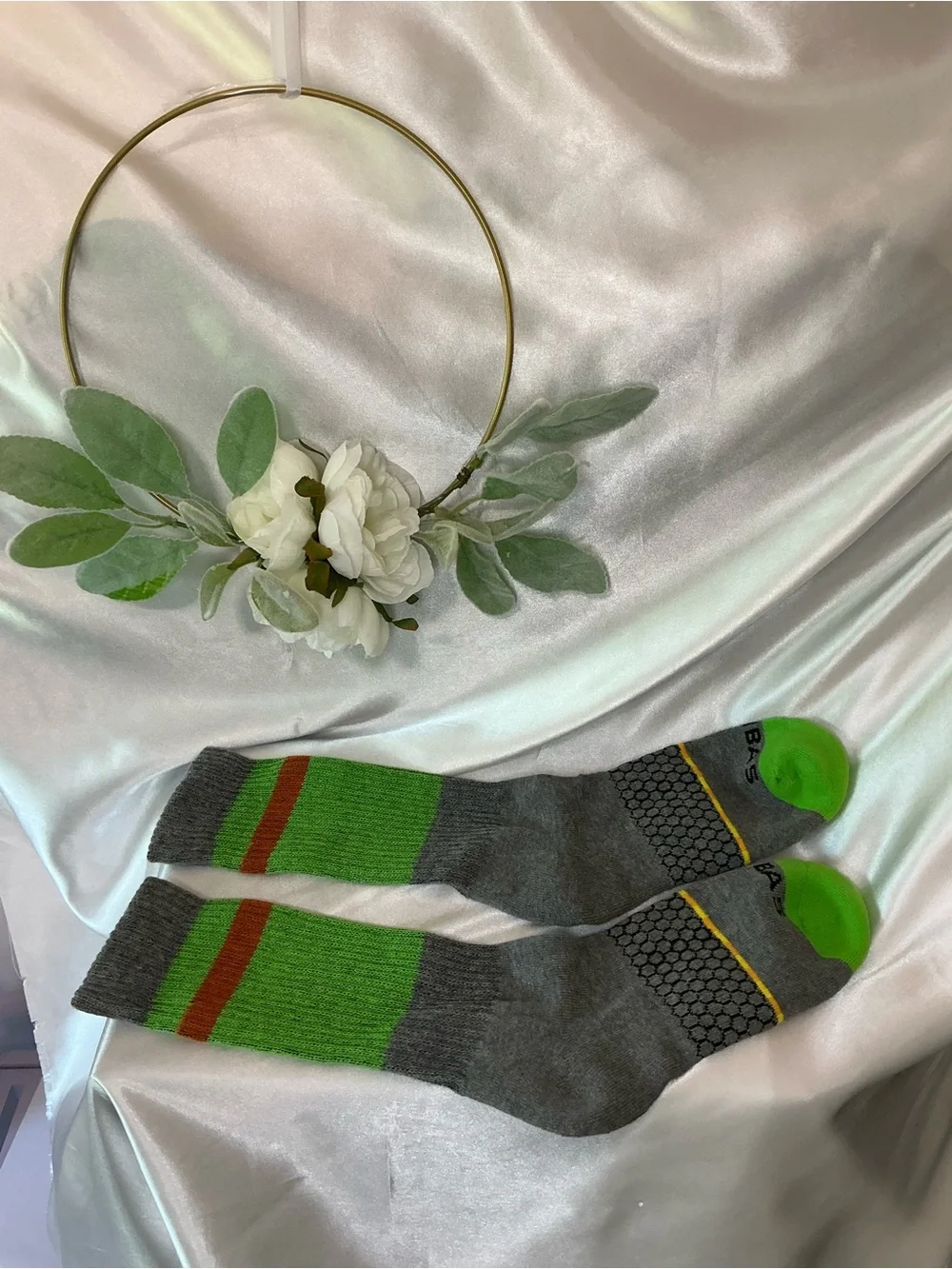 NWOT Bombas Sesame Sesame Street Oscar the Grouch Mid Calf Socks Unisex Medium